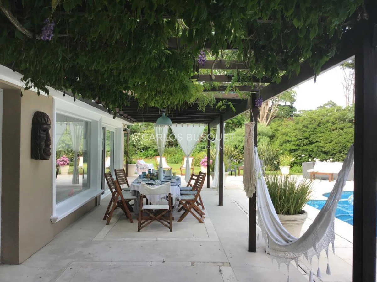 Casa ID.384 - Casa en alquiler temporal, de 6 dormitorios, en Playa  Barava