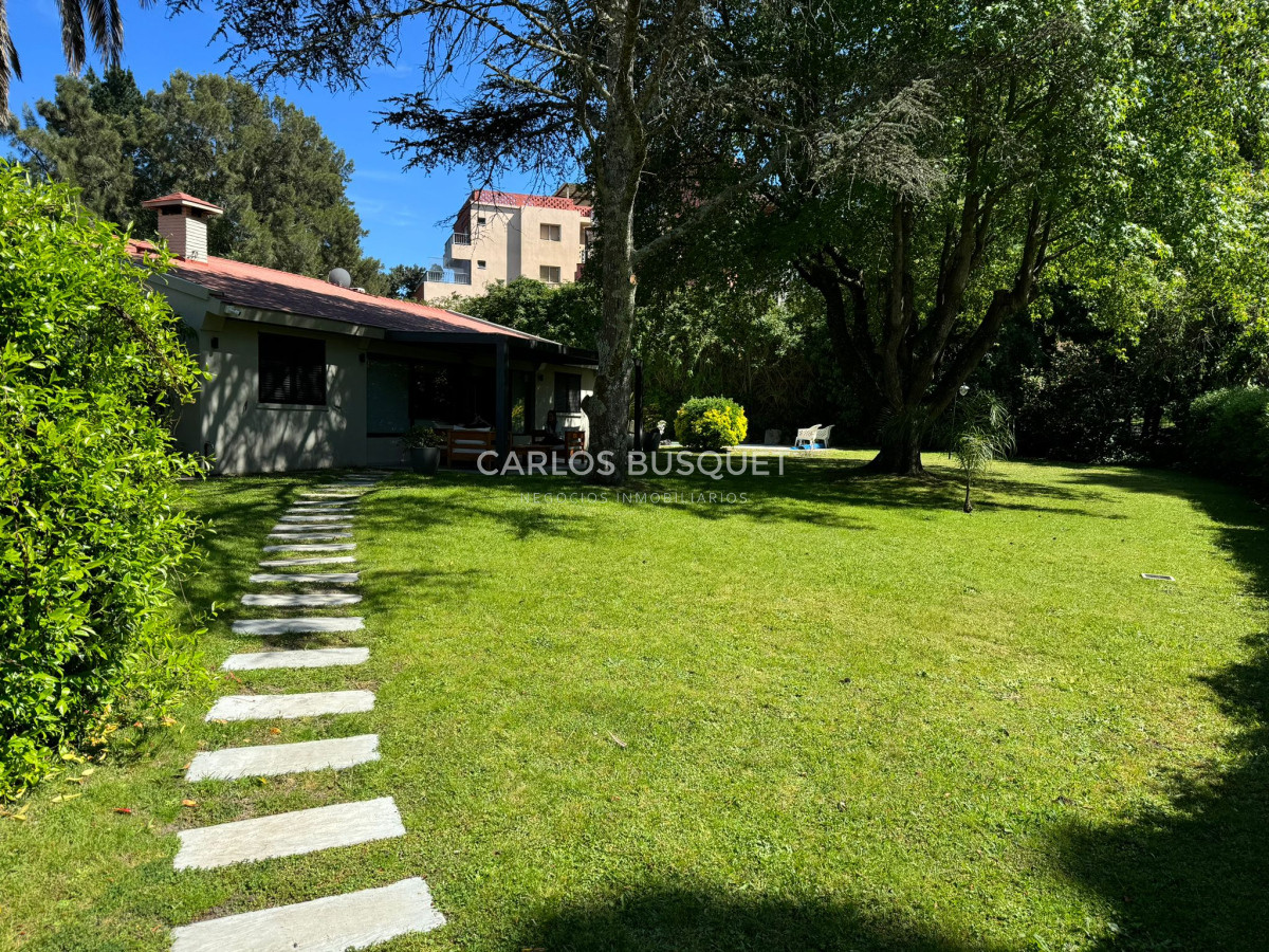 Casa ID.827 - Casa en venta de 4 dormitorios en San Rafael