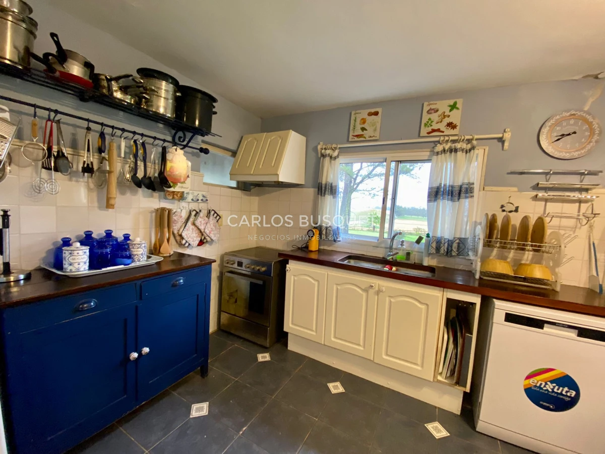 Casa ID.399 - Venta Chacra de 5 hectáreas con casa de 6 dormitorios, en Camino Medellin