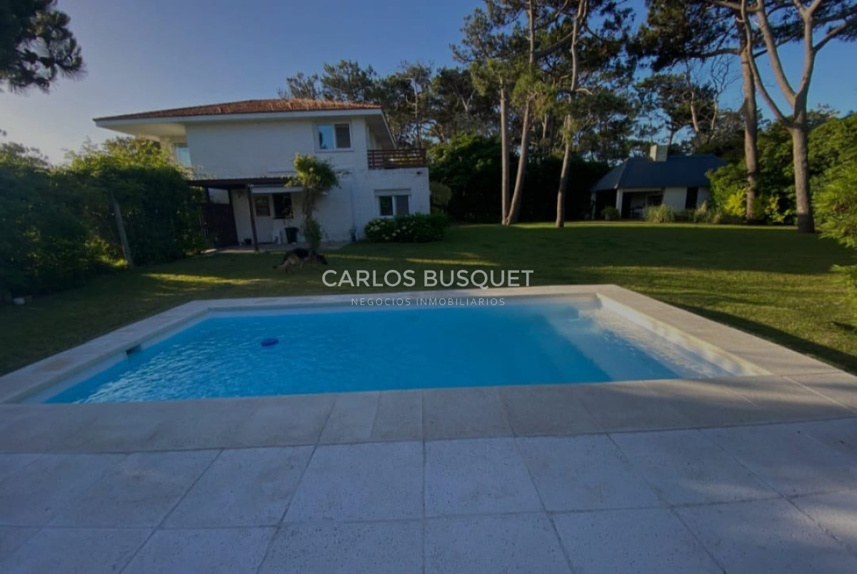 Casa ID.1760 - Casa en alquiler temporal de 4 dormitorios en playa brava 