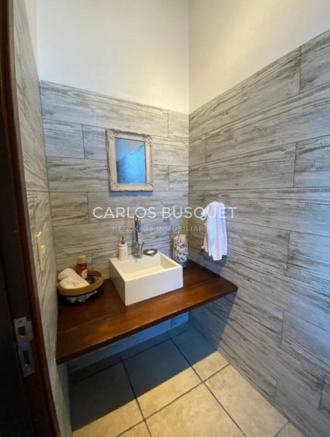 Casa ID.789 - Alquiler temporada casa de 5 dormitorios en playa Mansa.