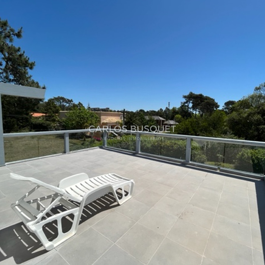 Casa ID.510 - Casa en venta, de 5 dormitorios en Rincón del Indio, Punta del Este.