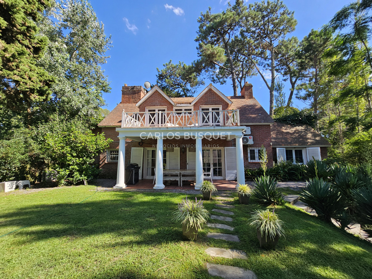 Casa ID.796 - Casa en alquiler de temporada con piscina climatizada en punta del este