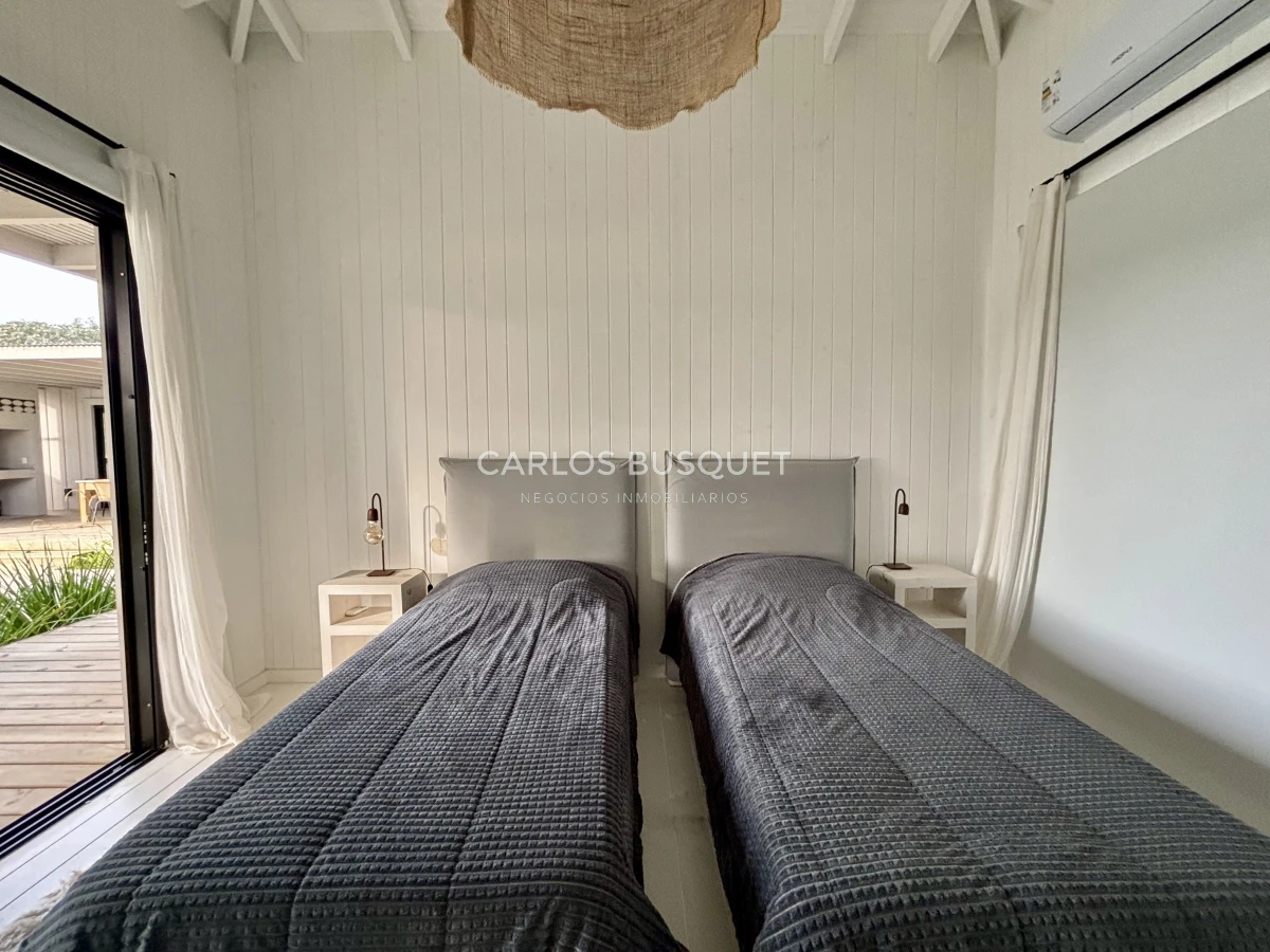 Casa ID.1094 - Casa en venta de 4 dormitorios en la Barra, Barrio Don Miguel 