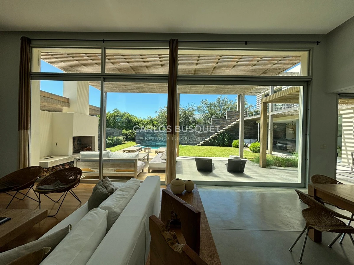 Casa ID.420 - Casa en alquiler, de 4 dormitorios, en Jose Ignacio, Club de Mar! 