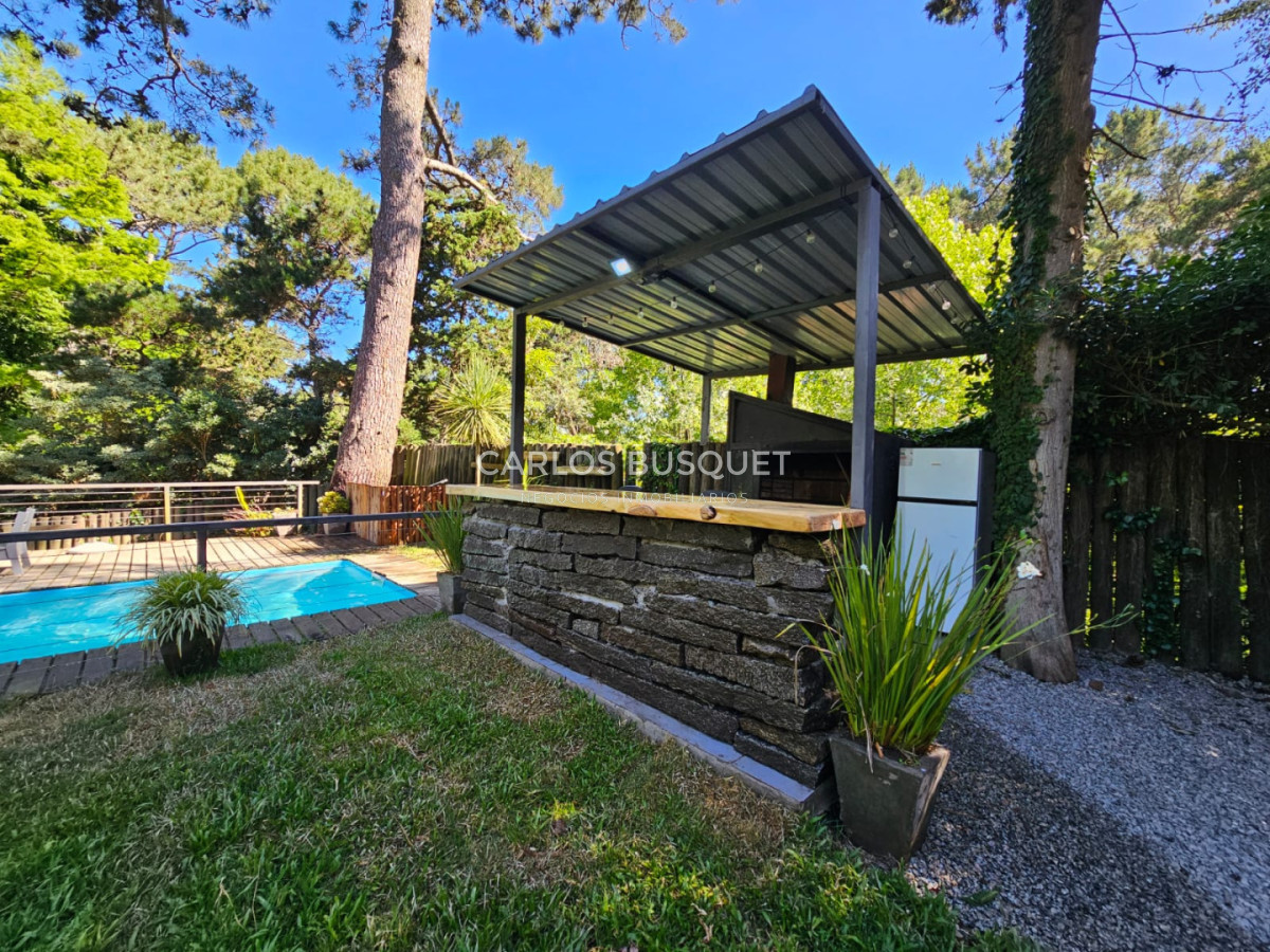Casa ID.796 - Casa en alquiler temporal 4 dormitorios, Piscina Climatizada Punta Del Este, playa Brava 