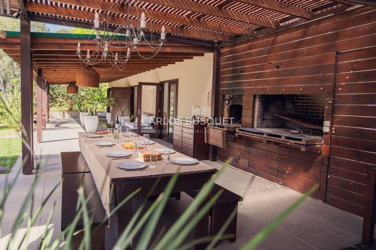 Casa ID.1317 - Espectacular casa estilo chacra en la barra en alquiler temporal 5 dormitorios