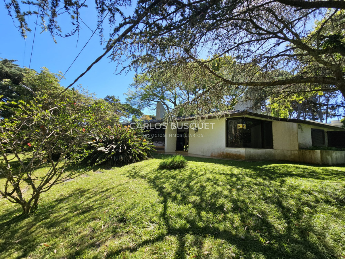 Casa ID.1512 - Casa en venta en barrio Lugano