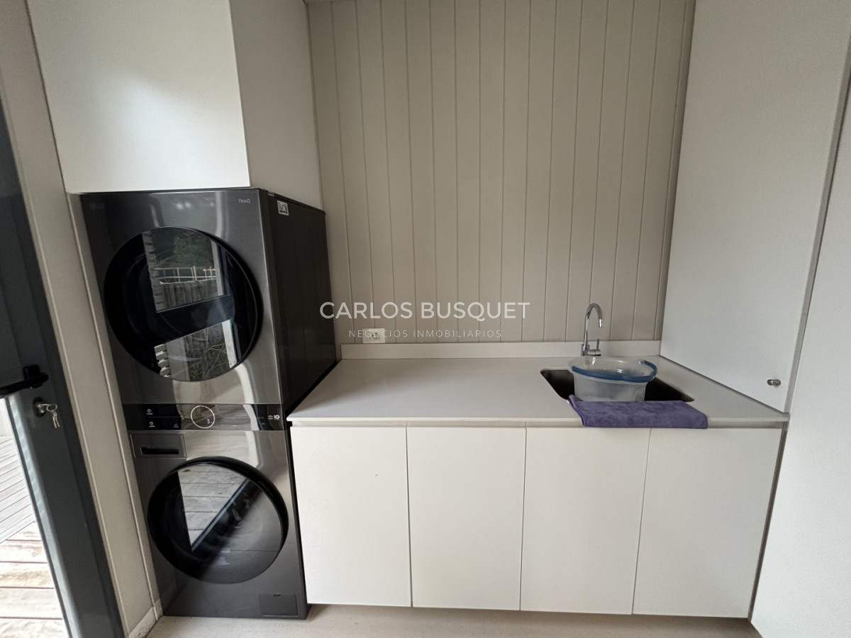 Casa ID.1655 - Casa en venta de 5 dormitorios en suite en Pinar del Faro, José Ignacio