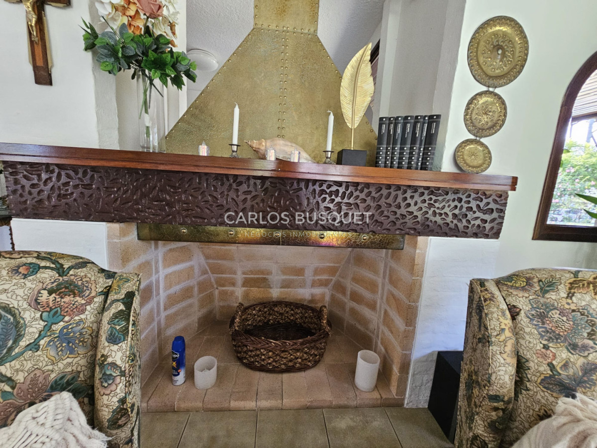 Casa ID.1513 - Gran casa en venta en zona comercial de Lugano San Rafael