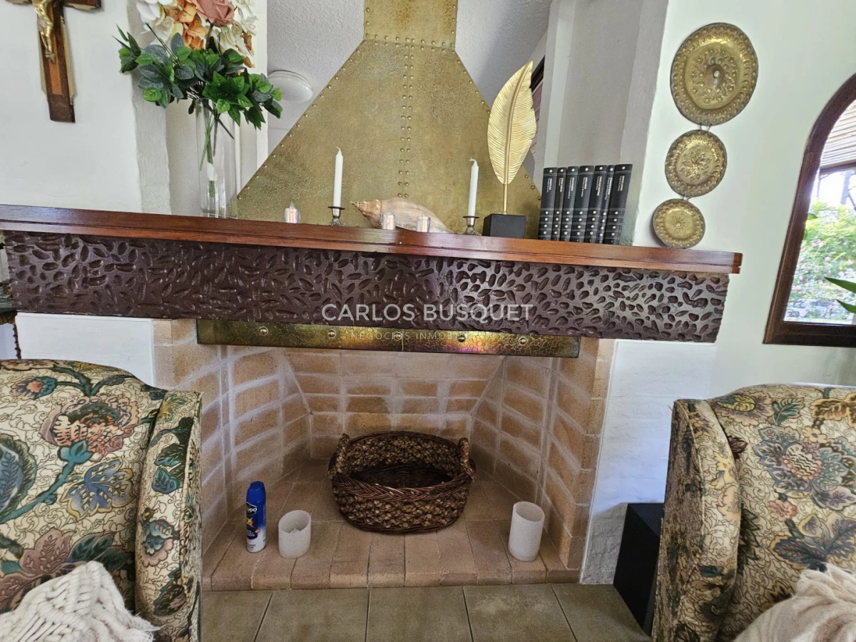 Casa ID.1513 - Gran casa en venta en zona comercial de Lugano San Rafael