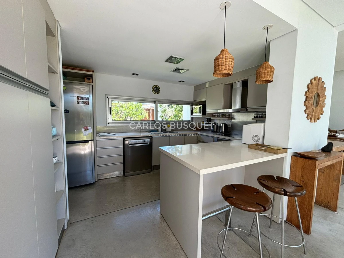 Casa ID.420 - Casa en alquiler, de 4 dormitorios, en Jose Ignacio, Club de Mar! 