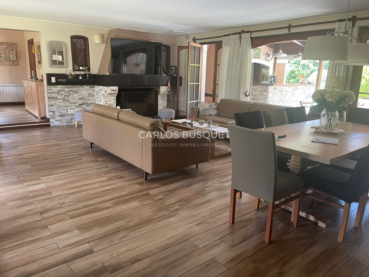 Casa ID.885 - Hermosa casa ubicada en Playa Mansa Punta Del Este