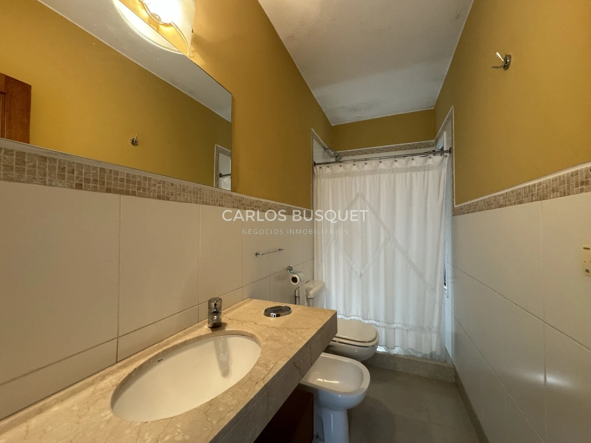 Casa ID.739 - Casa en alquiler temporal de 4 dormitorios en playa Brava 