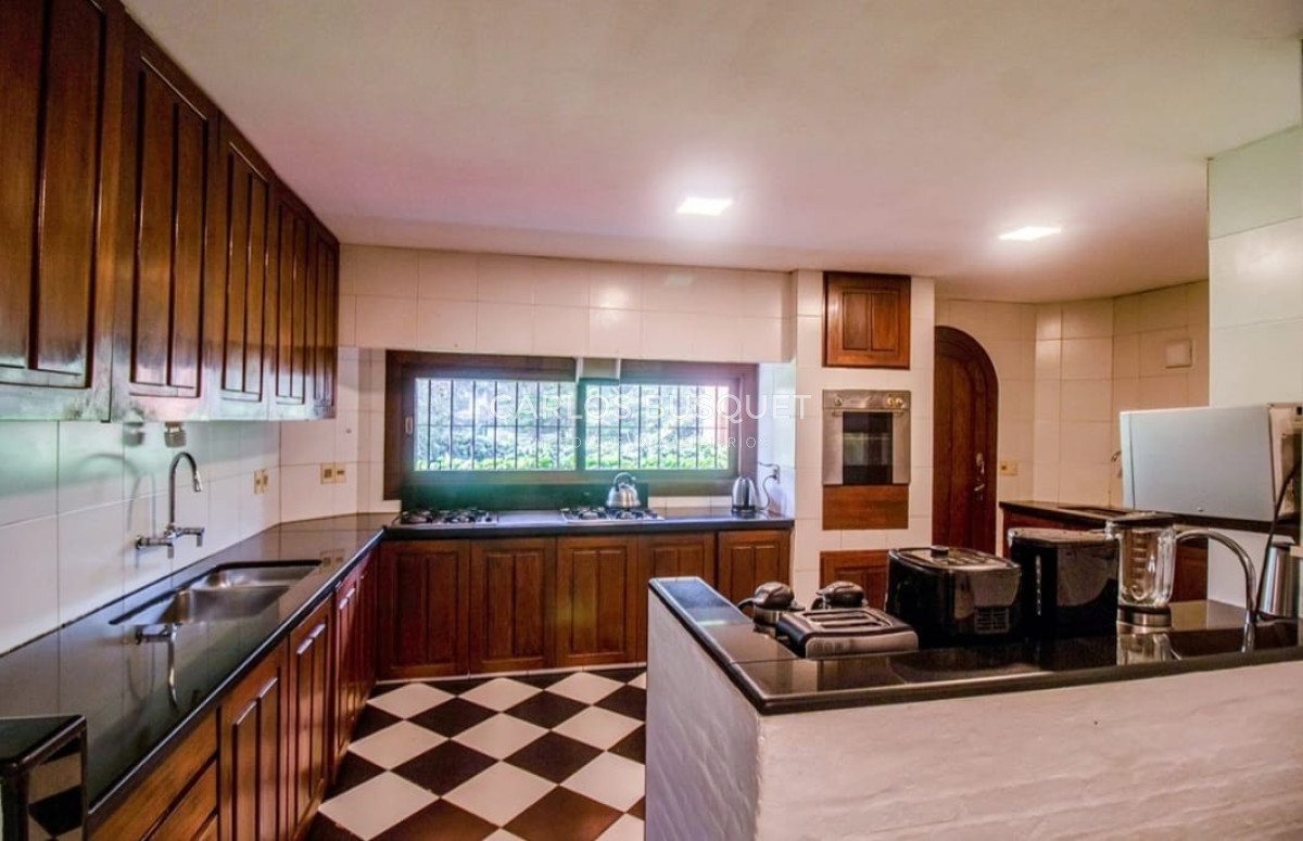 Casa ID.1297 - Espectacular mansion en barrio Berverly hills en venta Punta del este