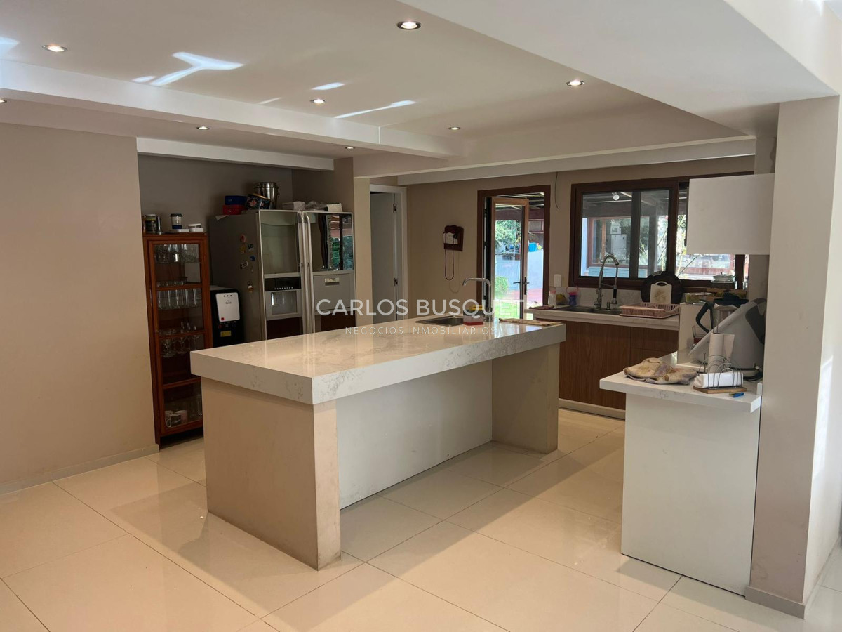 Casa ID.1298 - Casa en alquiler temporal de 9 suites en playa Brava San Rafael 