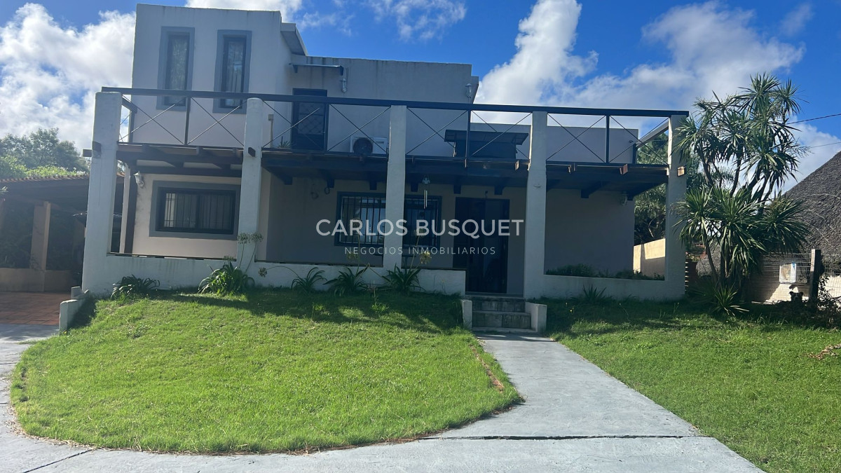 Casa ID.1040 - Casa en venta de 3 dormitorios en Pinares 