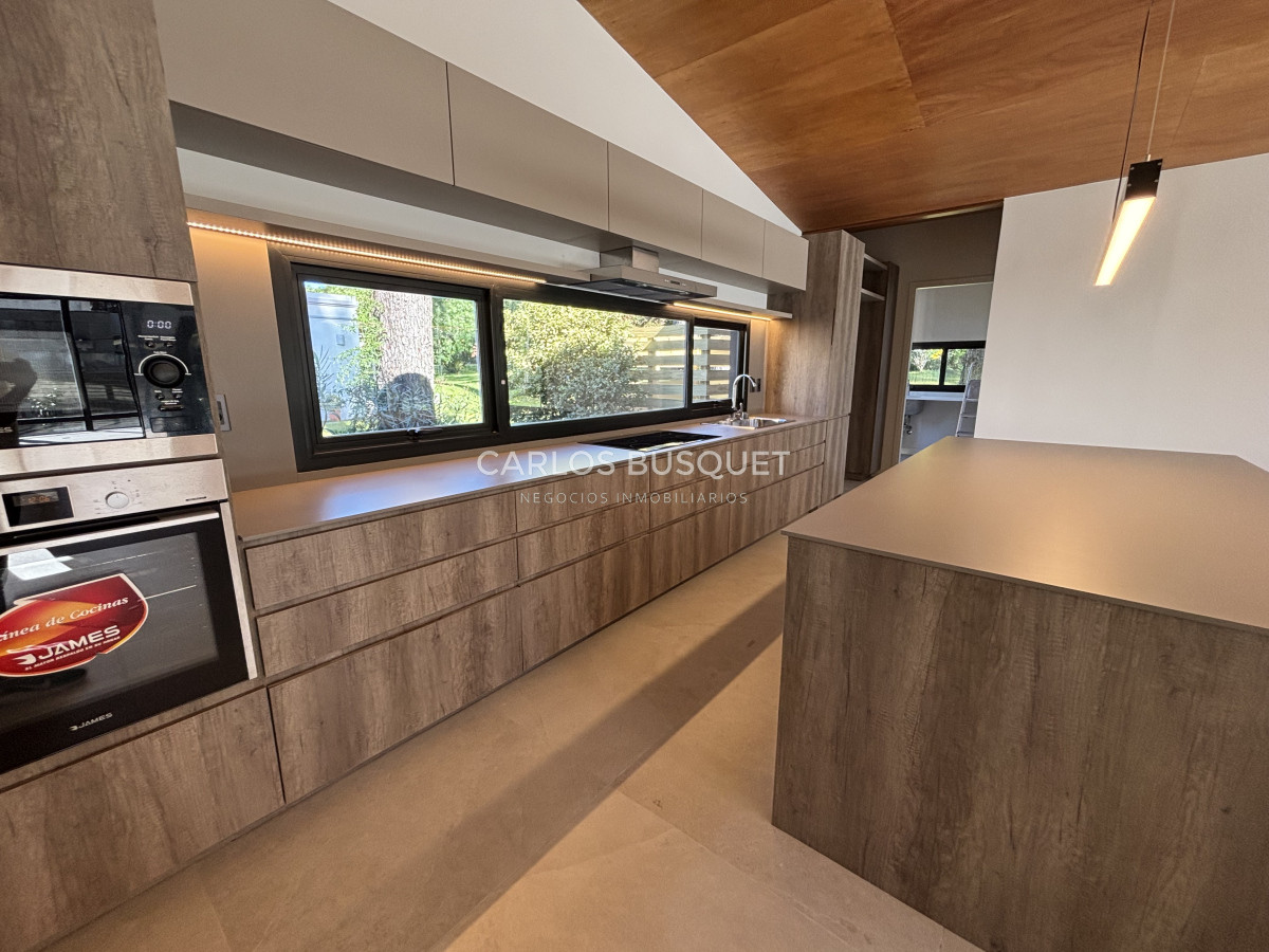 Casa ID.891 - Casa en venta de 4 dormitorios, en Rincon del Indio 