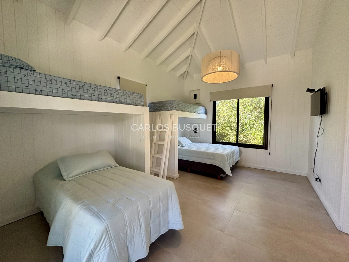 Casa ID.1034 - Casa en alquiler temporal de 4 dormitorios en Jose Ignacio, barrio cerrado Pinar del Faro