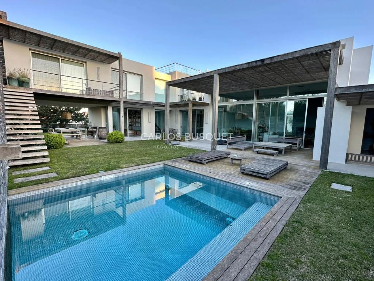 Casa ID.420 - Casa en alquiler, de 4 dormitorios, en Jose Ignacio, Club de Mar! 