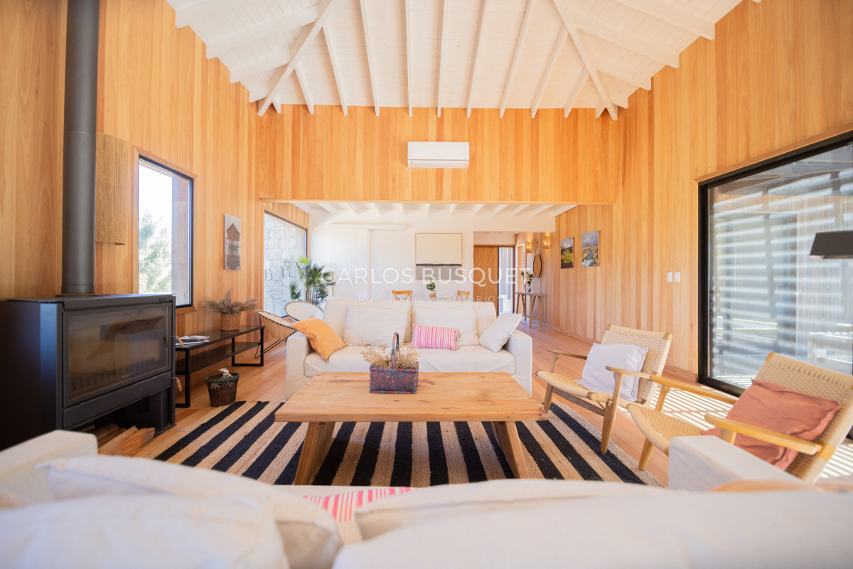 Casa ID.323 - Casa en venta de 4 dormitorios, en Jose Ignacio, Barrio Laguna Escondida