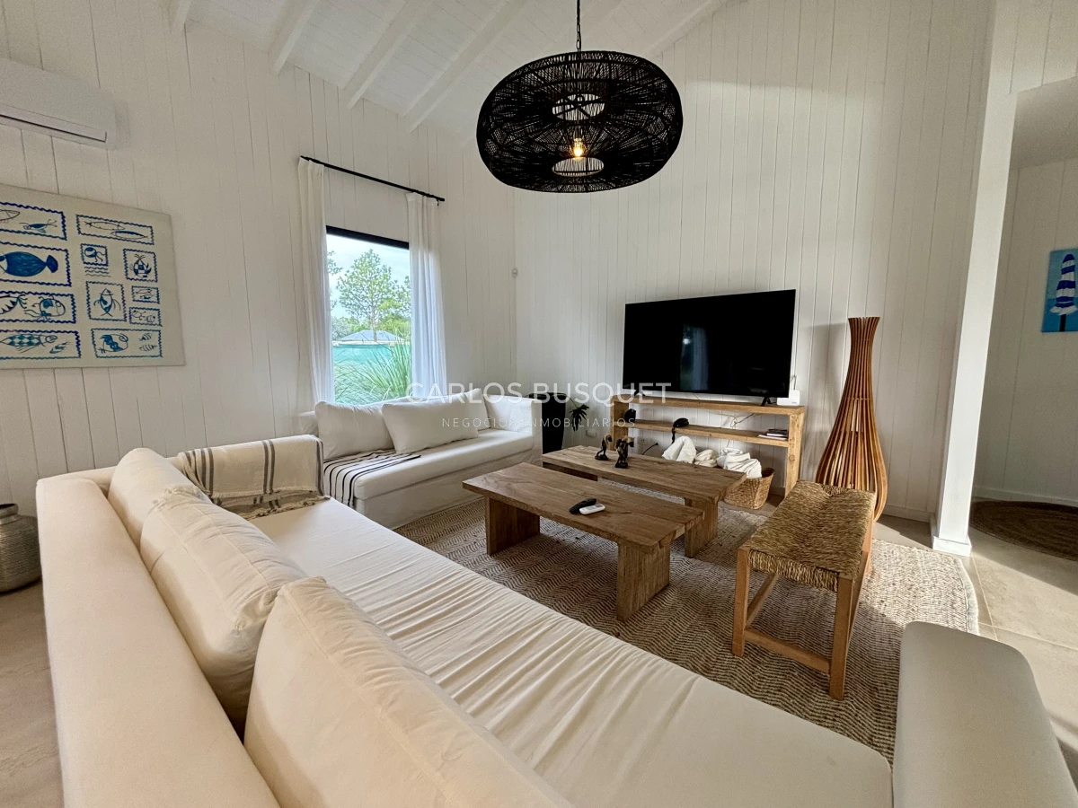 Casa ID.1094 - Casa en venta de 4 dormitorios en la Barra, Barrio Don Miguel 