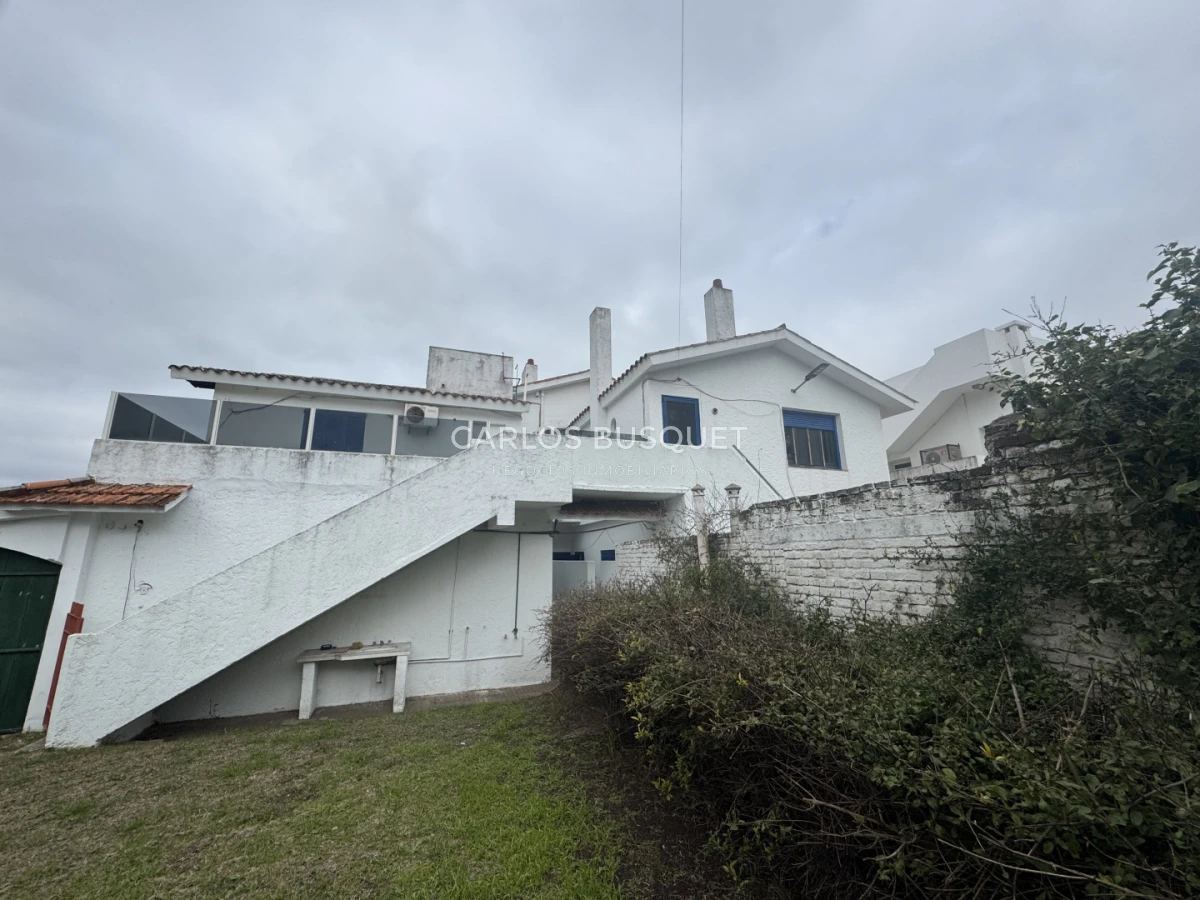 Casa ID.1790 - Casa en venta frente al mar playa Brava