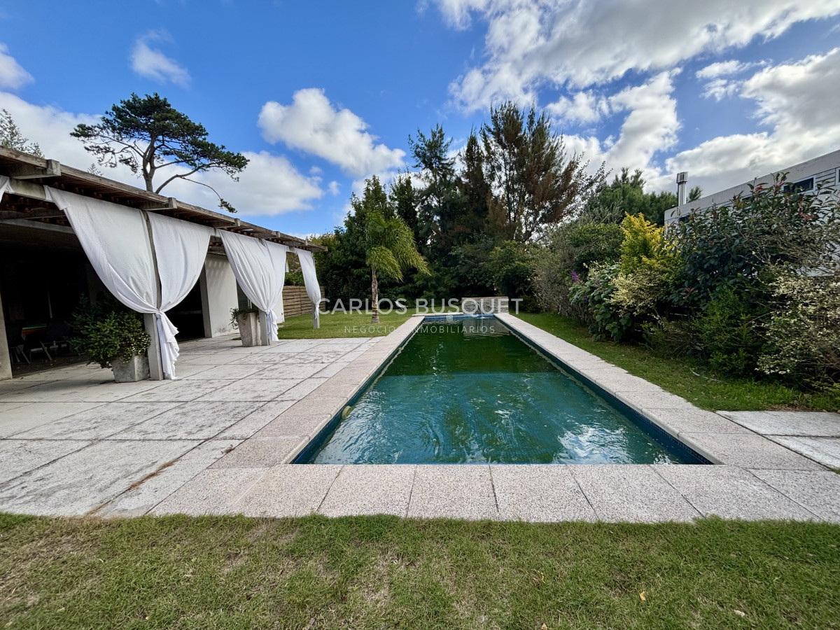 Casa ID.994 - Casa en venta de 4 dormitorios, en La Residence, Punta del Este