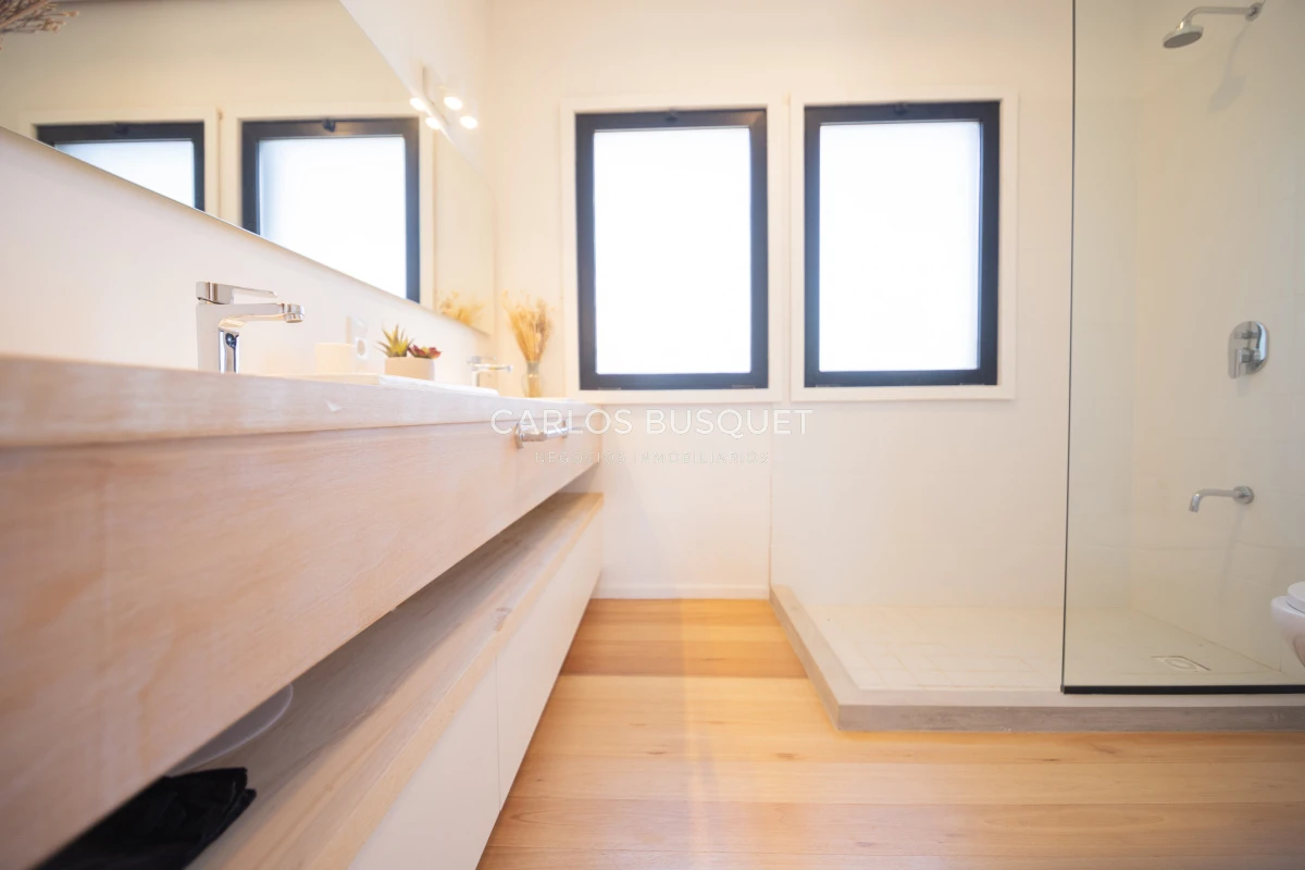 Casa ID.323 - Casa en venta de 4 dormitorios, en Jose Ignacio, Barrio Laguna Escondida