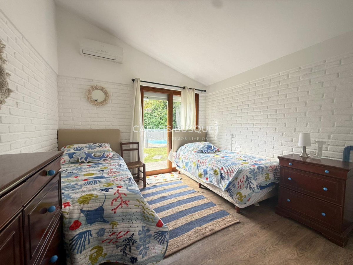 Casa ID.1807 - Alquiler temporal de casa 4 dormitorios con piscina en San Rafael Punta Del Este