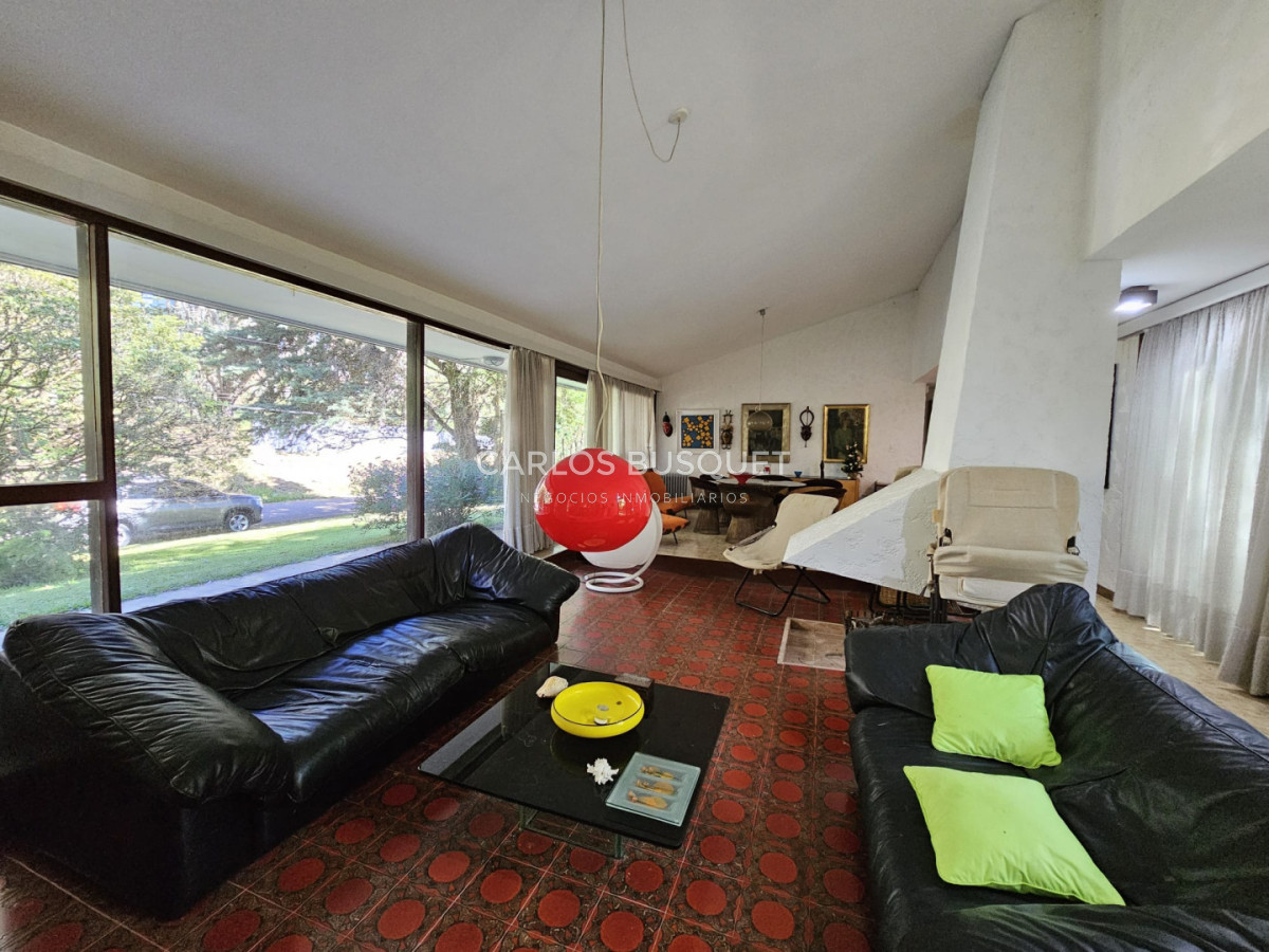 Casa ID.1512 - Casa en venta en barrio Lugano