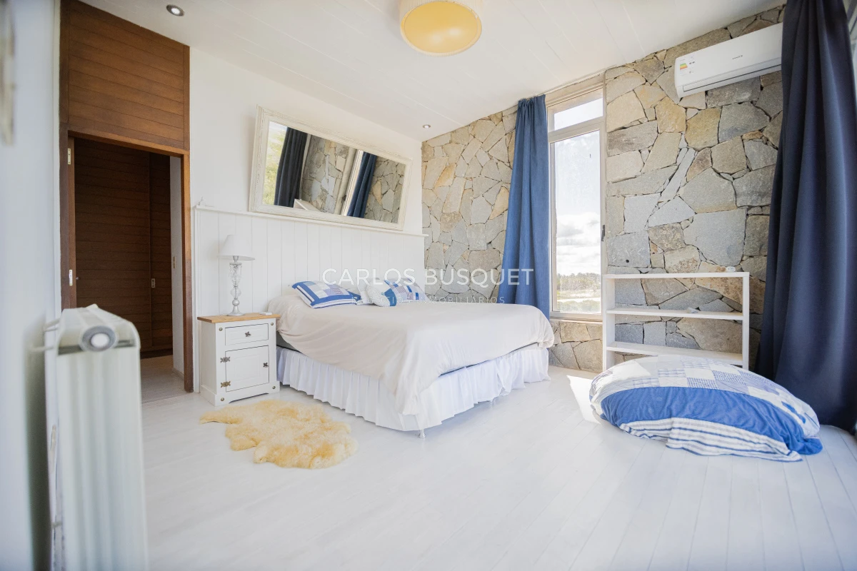 Casa ID.244 - Casa en Venta, de 6 dormitorios, en Santa Monica, sobre el mar