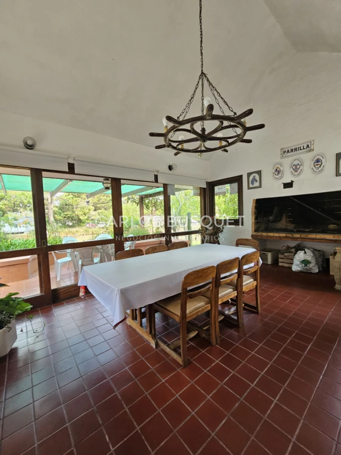 Casa ID.1513 - Gran casa en venta en zona comercial de Lugano San Rafael