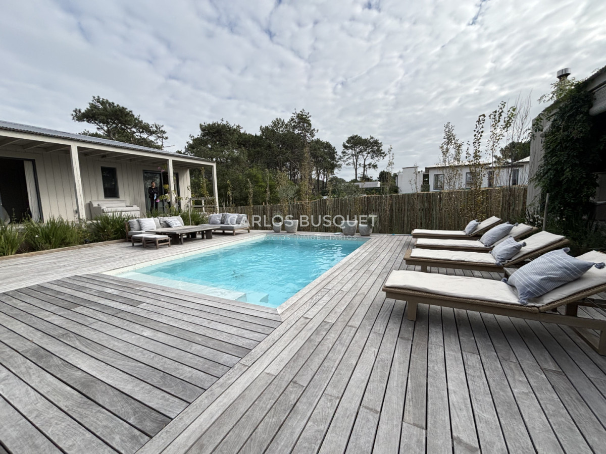 Casa ID.1655 - Casa en venta de 5 dormitorios en suite en Pinar del Faro, José Ignacio
