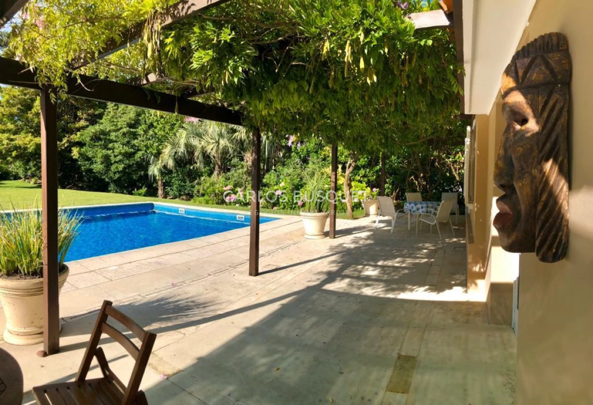Casa ID.384 - Casa en alquiler temporal, de 6 dormitorios, en Playa  Barava