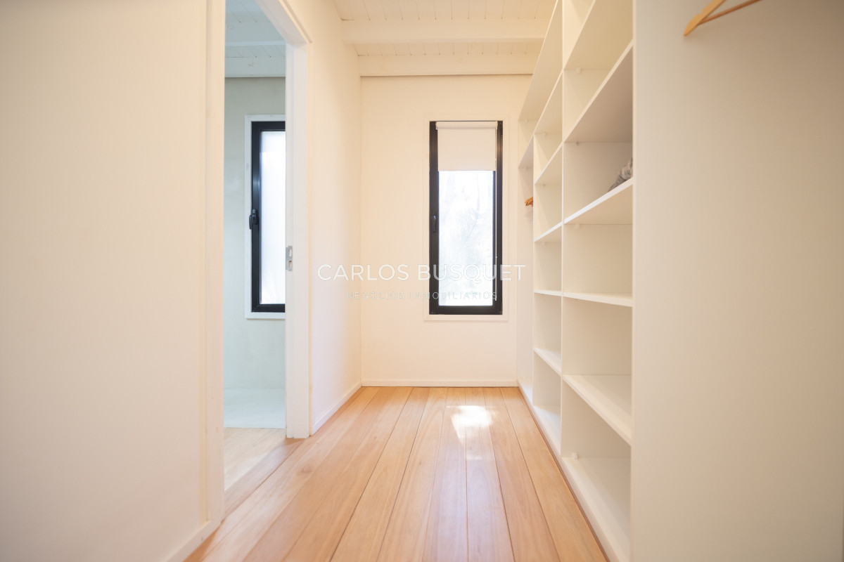 Casa ID.323 - Casa en venta de 4 dormitorios, en Jose Ignacio, Barrio Laguna Escondida