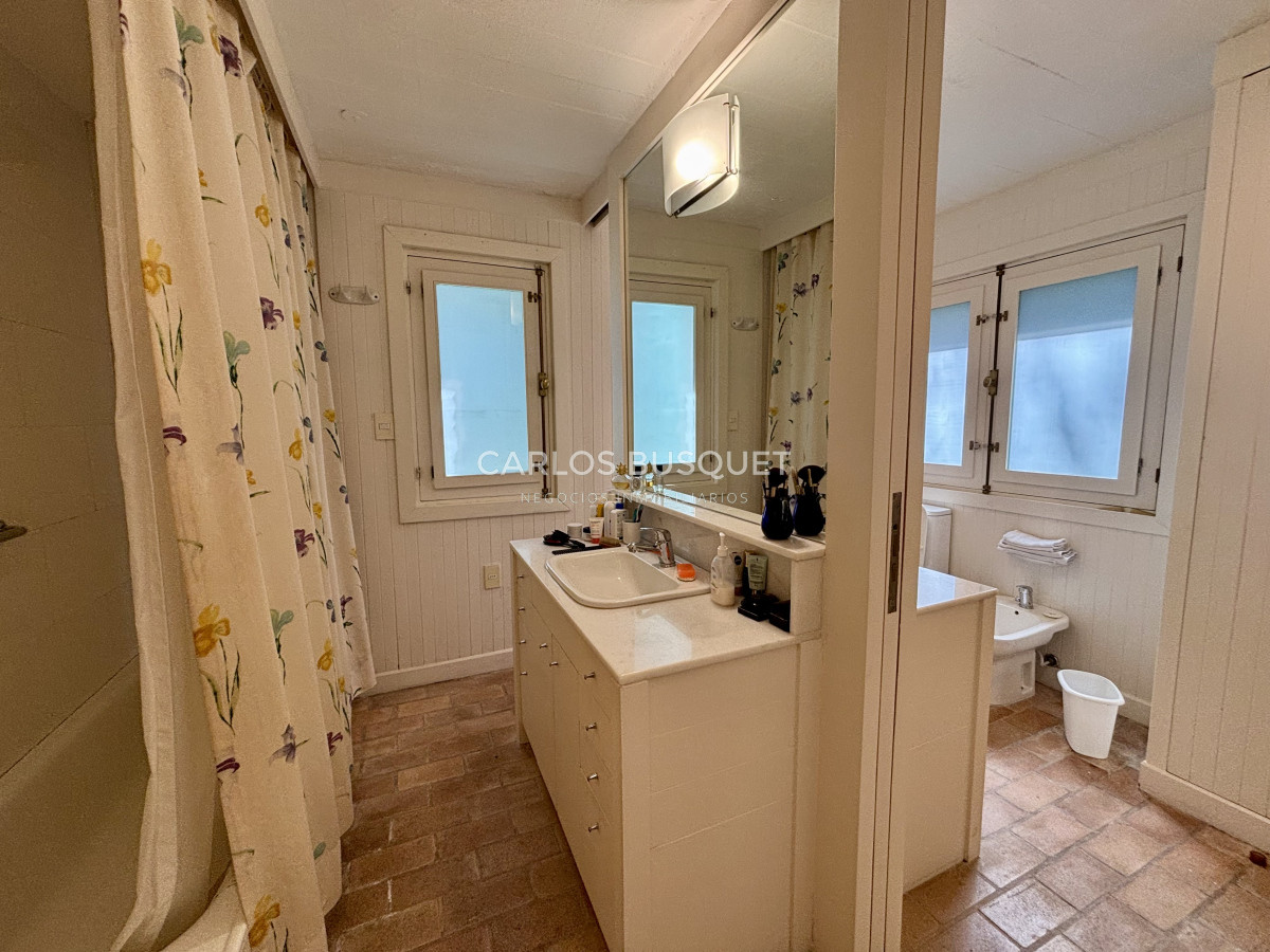 Casa ID.1311 - Casa en venta de 5 dormitorios en el Golf