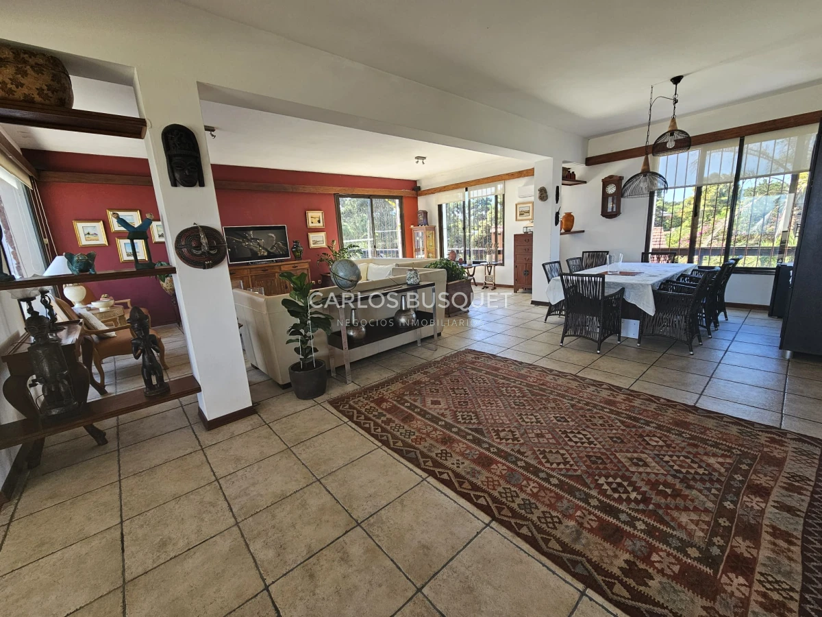 Casa ID.789 - Alquiler temporada casa de 5 dormitorios en playa Mansa.