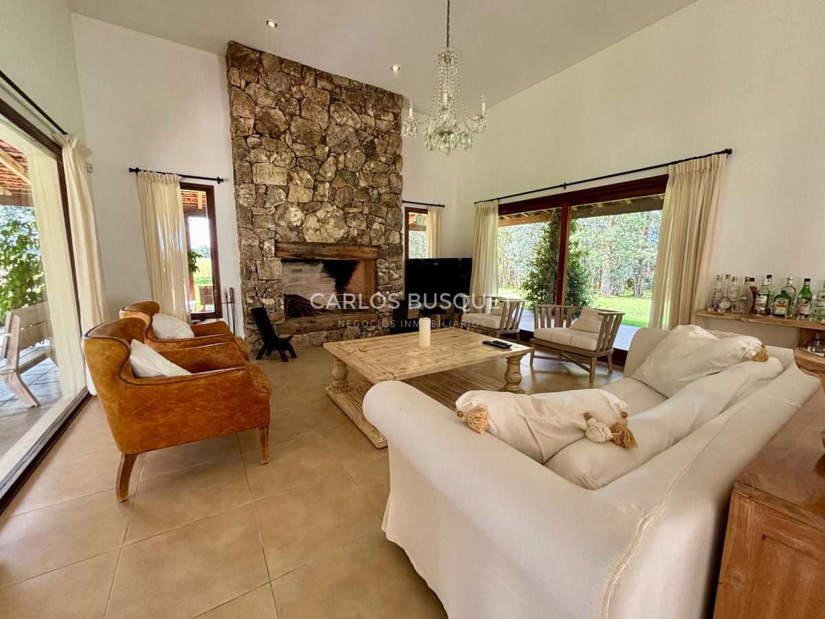 Casa ID.516 - Casa en venta de 2 dormitorios en Punta Ballena