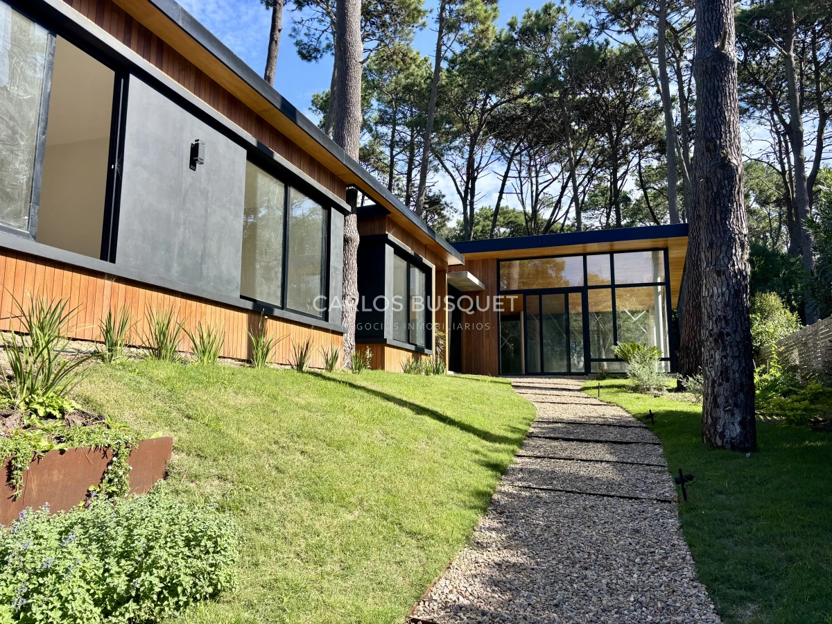 Casa ID.891 - Casa en venta de 4 dormitorios, en Rincon del Indio 