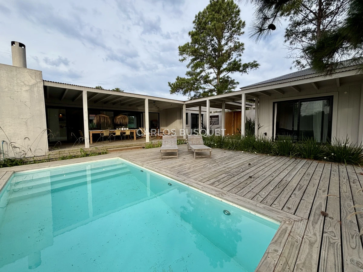 Casa ID.1094 - Casa en venta de 4 dormitorios en la Barra, Barrio Don Miguel 