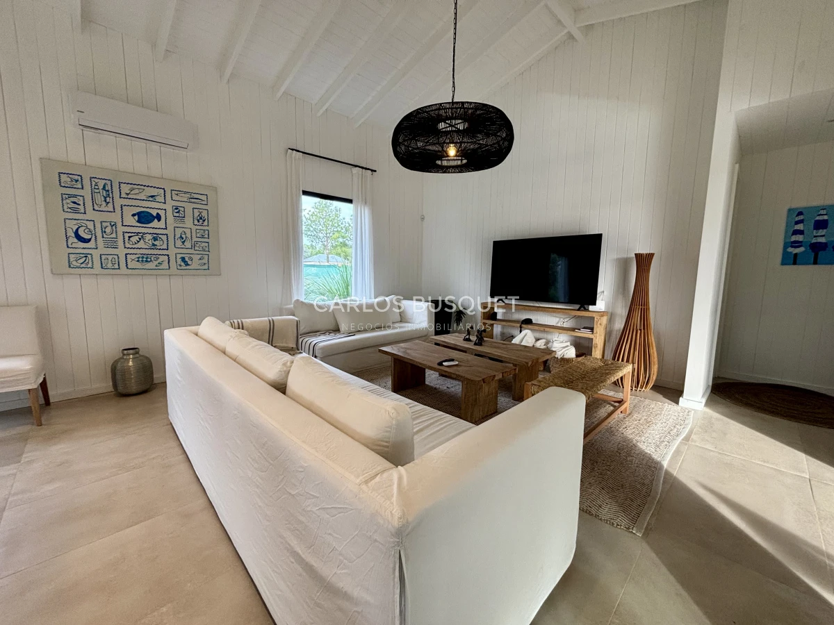 Casa ID.1094 - Casa en venta de 4 dormitorios en la Barra, Barrio Don Miguel 