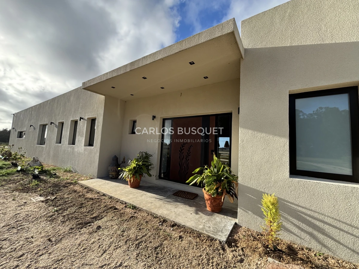 Casa ID.1296 - Chacra en alquiler temporal de 5 dormitorios, en Camino Medellin