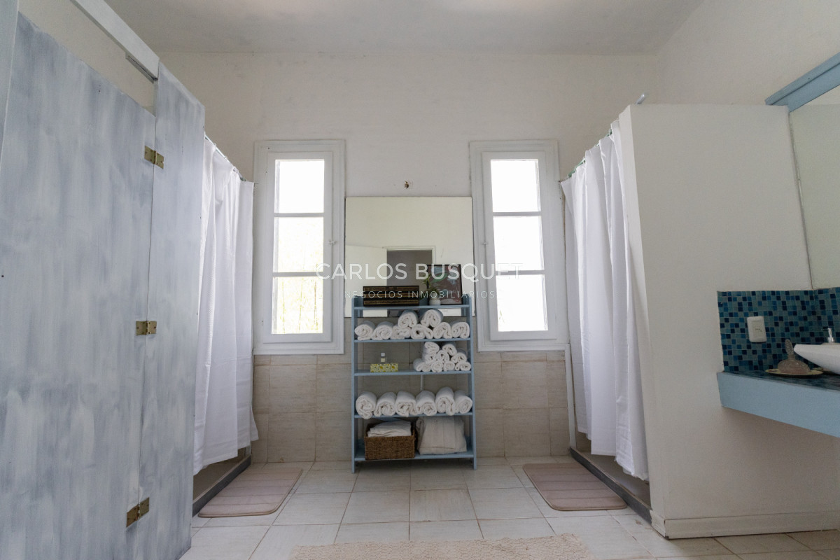 Casa ID.1437 - Casa en alquiler temporal de 5 dormitorios en suite, en La Barra