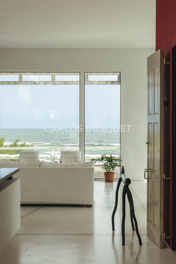 Casa ID.1219 - Casa en alquiler temporal de 4 dormitorios en La Barra, sobre el Mar