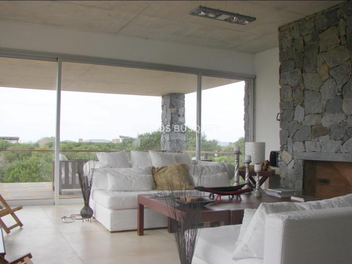 Casa ID.837 - Casa en alquiler temporal de 4 dormitorios en Jose Ignacio, Club de Mar