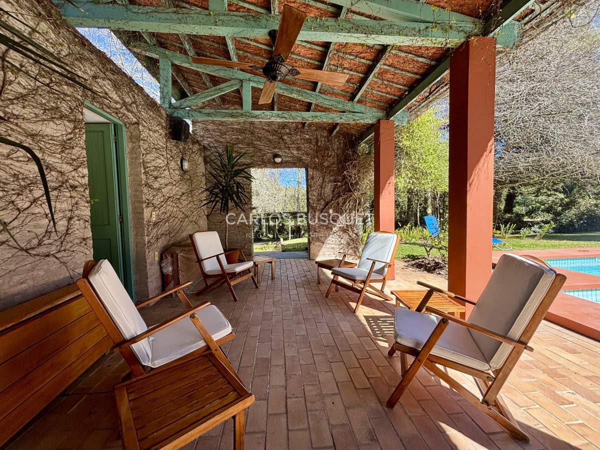 Casa ID.1311 - Casa en venta de 5 dormitorios en el Golf