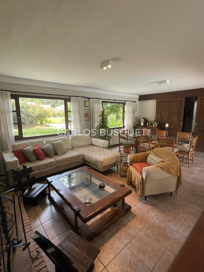 Casa ID.1262 - Casa en alquiler de temporada en barrio Lugano Punta del este 3 dormitorios con piscina