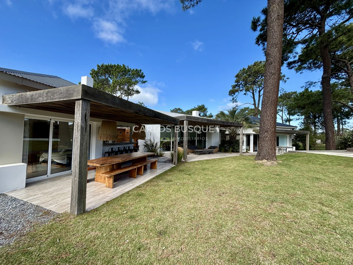 Casa ID.1033 - Casa en venta de 6 dormitorios en Jose Ignacio, Pinar del Faro