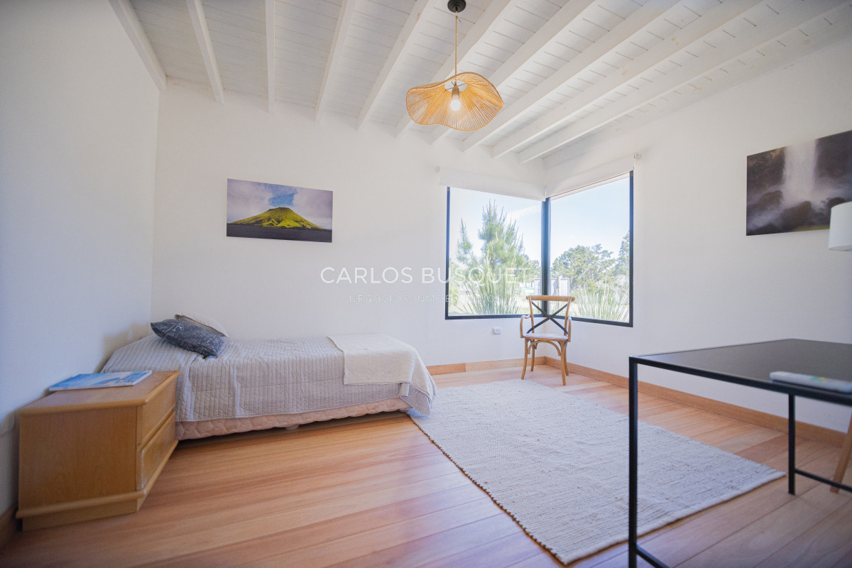 Casa ID.323 - Casa en venta de 4 dormitorios, en Jose Ignacio, Barrio Laguna Escondida